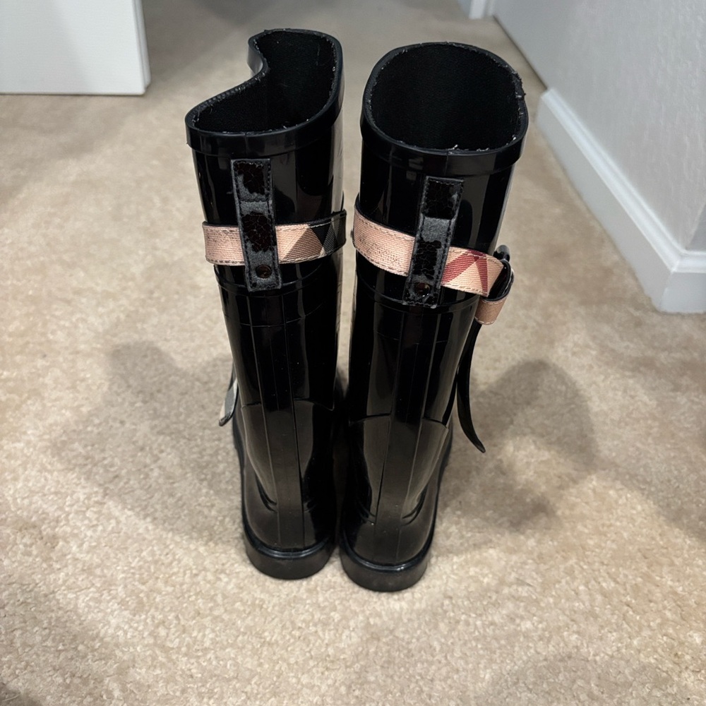 Tory Burch Black Rain Boots with Checkered Strap - Picture 4 of 9